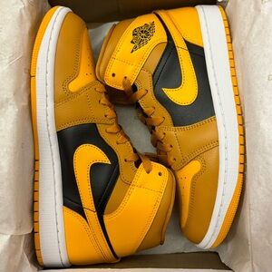 Women’s Air Jordan 1 Mid Chutney